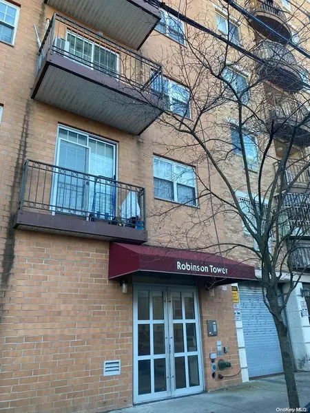 43-22 Robinson ST #2B, Flushing, NY 11355