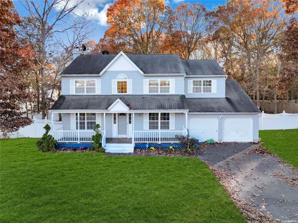 Coram, NY 11727,8 Harwood WAY