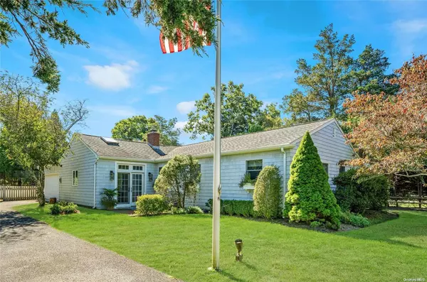 Quogue, NY 11959,4 Barker