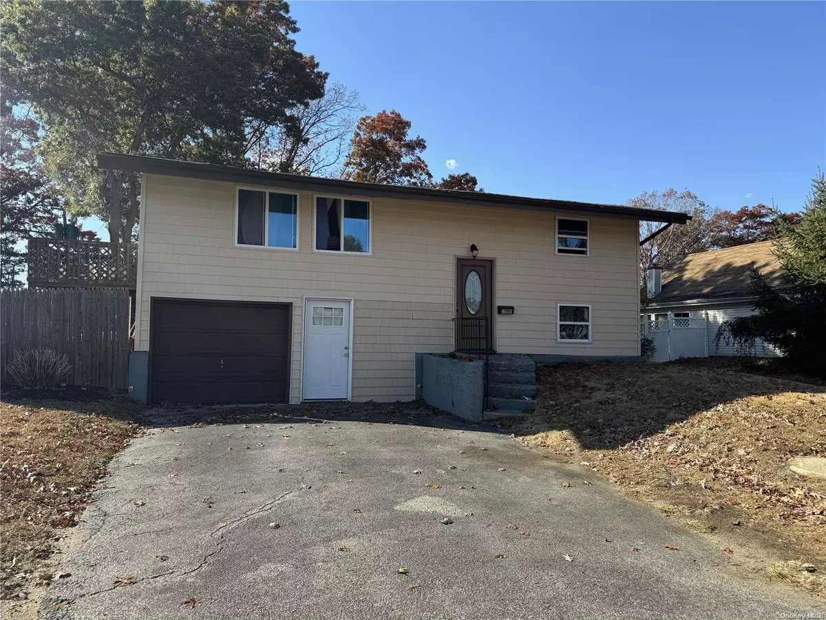 Islandia, NY 11749,288 Sycamore LN