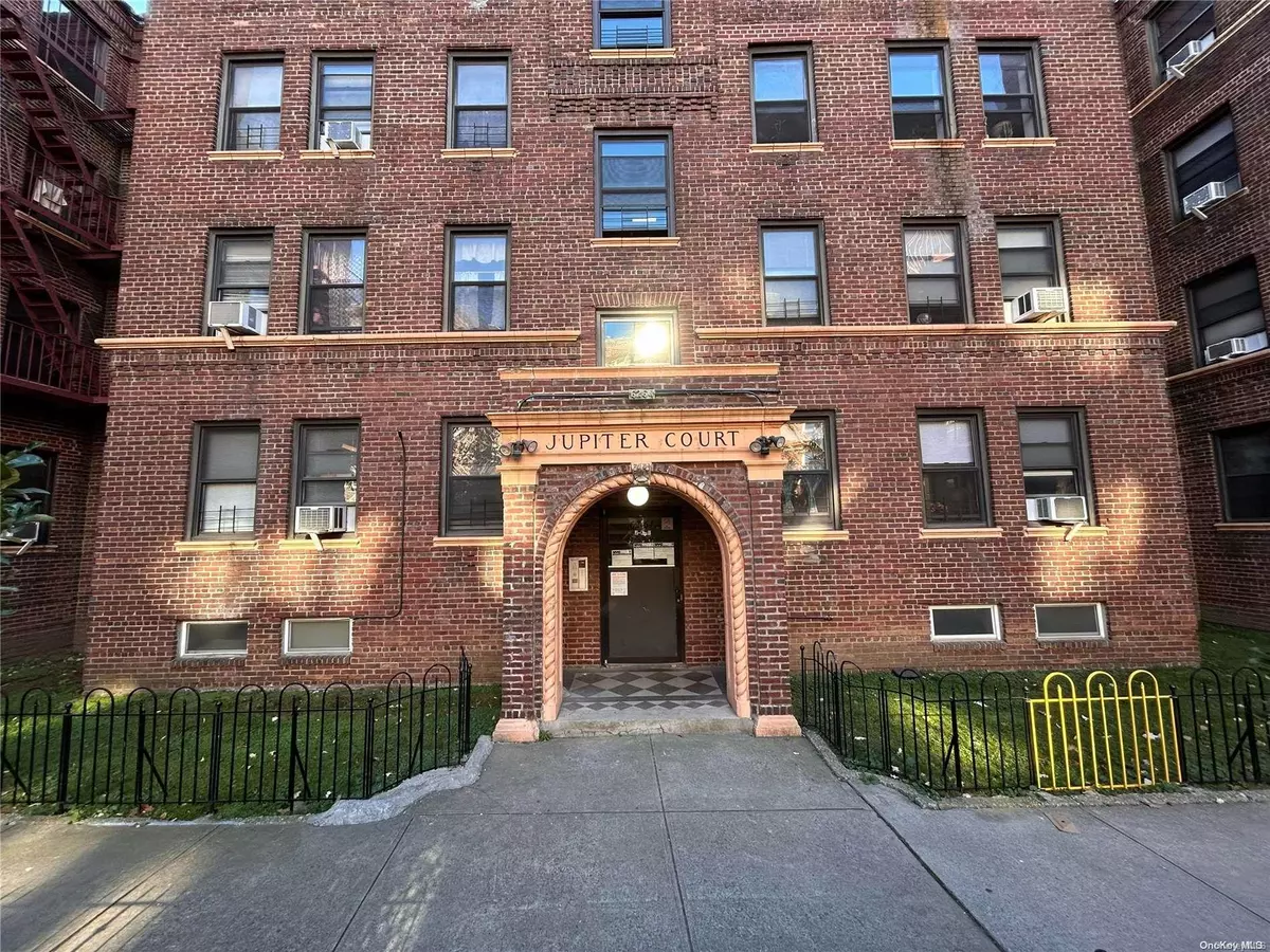 Rego Park, NY 11374,62-64 Saunders ST #2-K