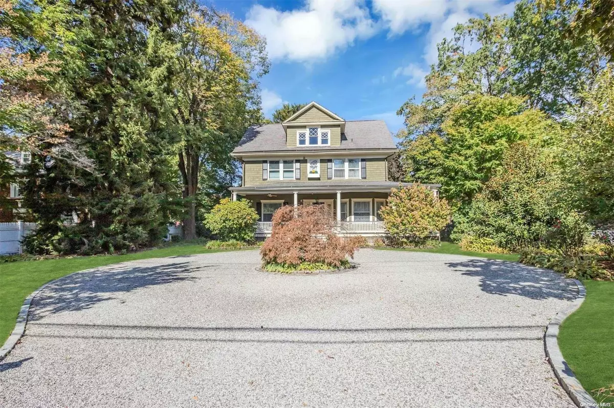 Glen Cove, NY 11542,51 Highland RD