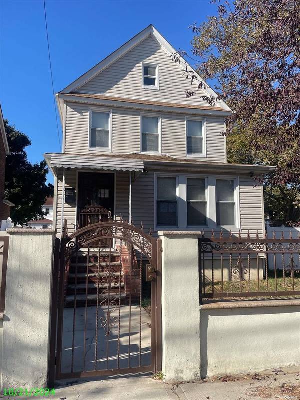 112-02 204th ST, Saint Albans, NY 11412