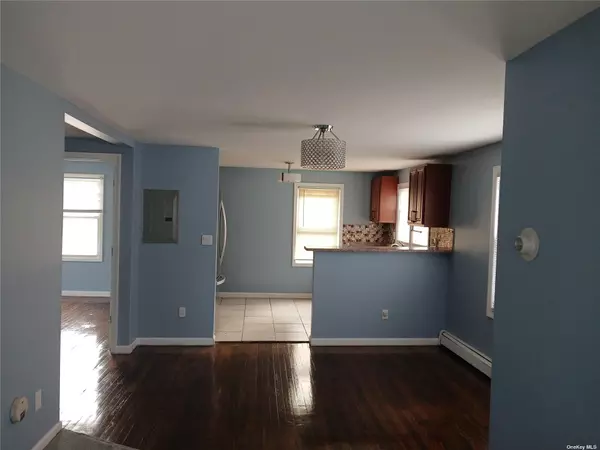 Roosevelt, NY 11575,94 Underhill AVE