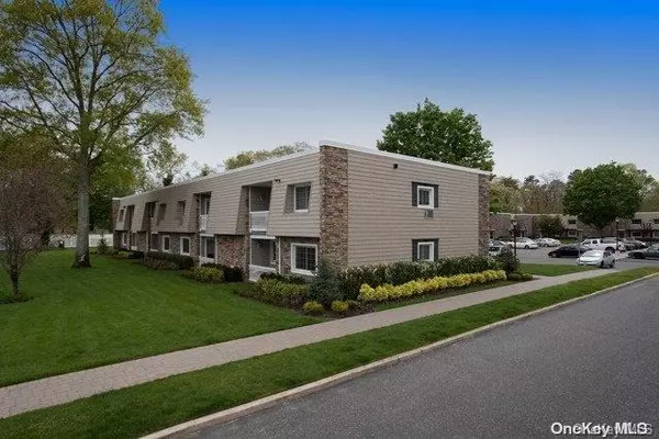 Bohemia, NY 11716,1314 Smithtown AVE #49