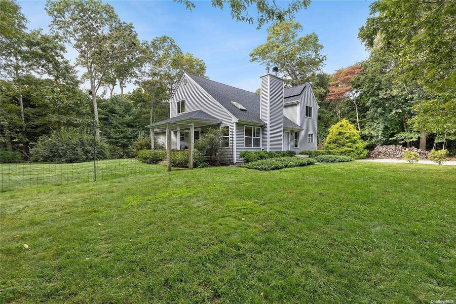 67 Cedar DR, East Hampton, NY 11937