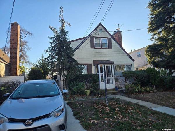 206 W Marshall ST, Hempstead, NY 11550