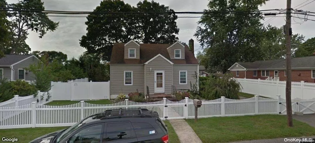 Lindenhurst, NY 11757,249 47th ST