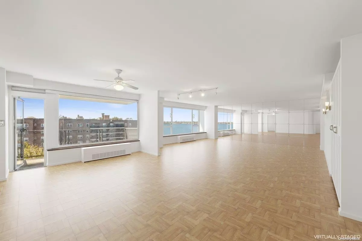 Beechhurst, NY 11357,166-25 Powells Cove BLVD #8D