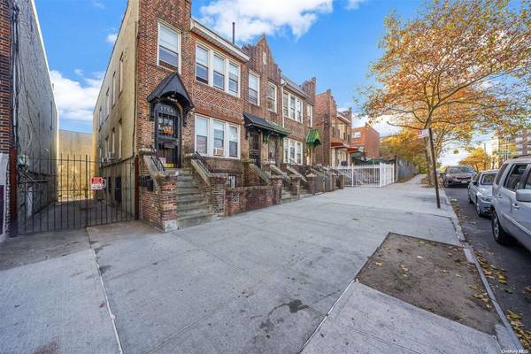 Bronx, NY 10473,1754 Seward AVE #2F