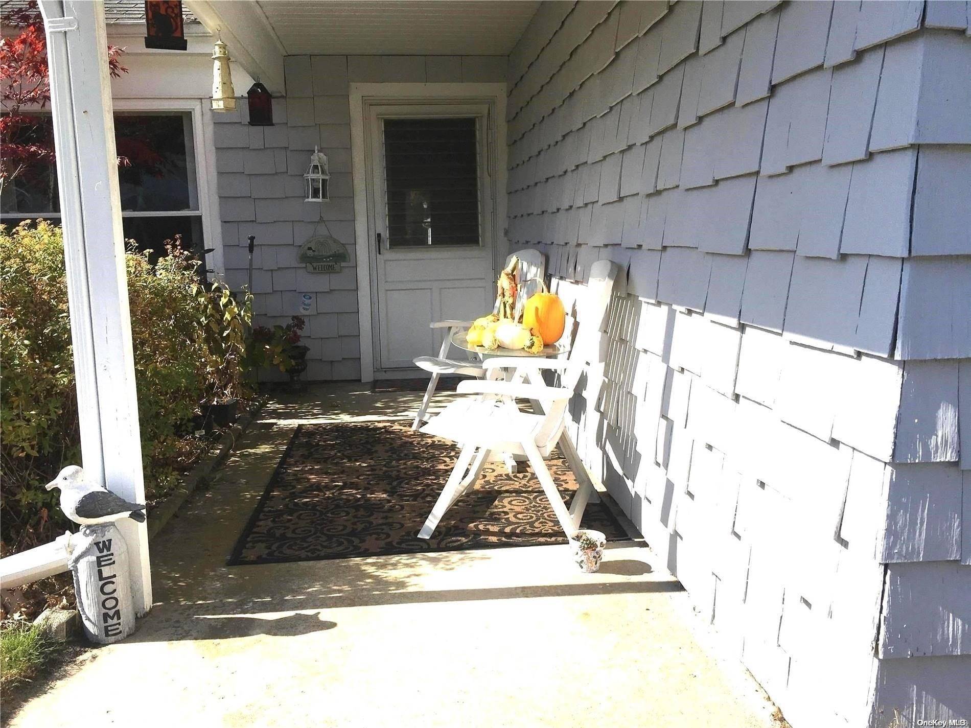 Ridge, NY 11961,145 Edinburgh DR