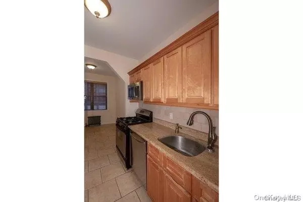 Flushing, NY 11358,190-7A Crocheron AVE #07A-2