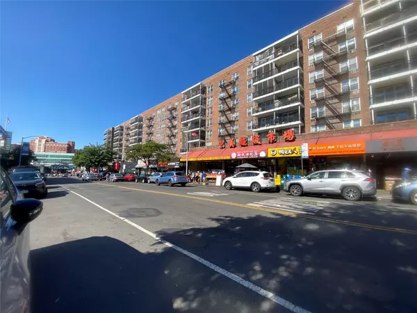 41-25 Kissena BLVD #2S, Flushing, NY 11355