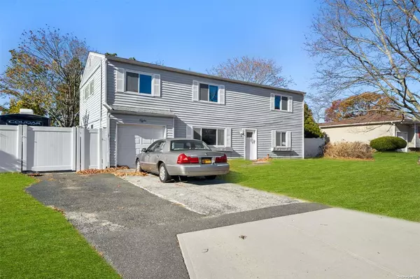 South Setauket, NY 11720,8 Lucille DR