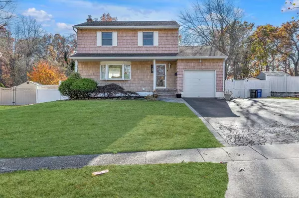 Commack, NY 11725,58 Rensselaer DR