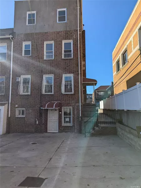 33-17 72 ST #1st fl - rear, Jackson Heights, NY 11372