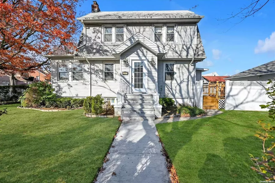 91-43 Winchester BLVD, Queens Village, NY 11428