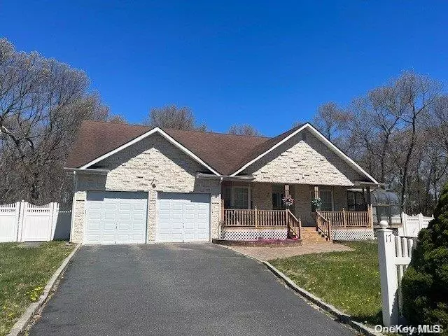 Coram, NY 11727,17 Gaetano LN