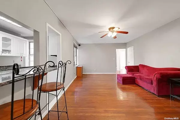 Forest Hills, NY 11375,68-20 Burns ST #B-2