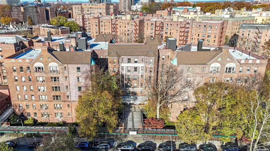 84-51 Beverly RD #4P, Kew Gardens, NY 11415