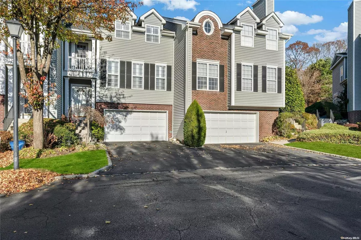 Smithtown, NY 11787,23 Paddington CIR #23