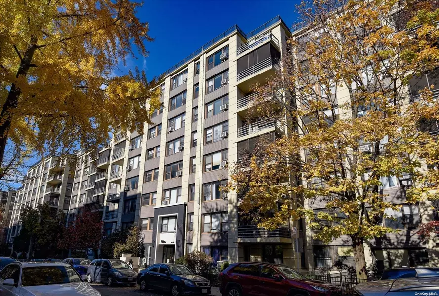 98-33 64 AVE #4F, Rego Park, NY 11374