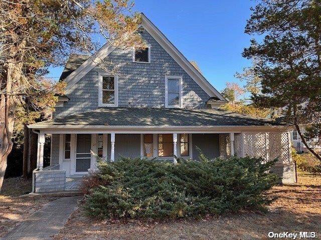 21 Bay AVE, East Quogue, NY 11942