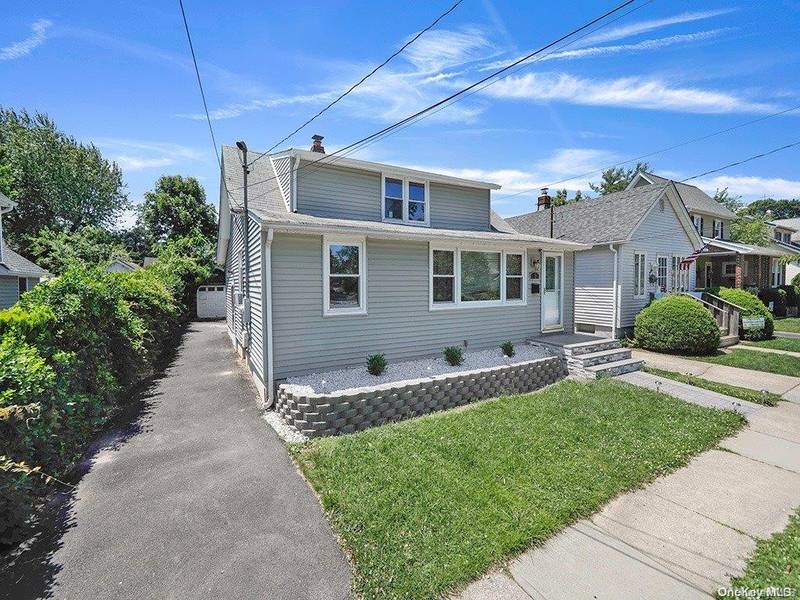 8 Winthrop ST #2, Lynbrook, NY 11563