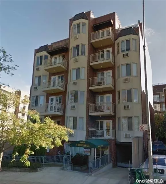 Flushing, NY 11354,140-24 31 DR #3B