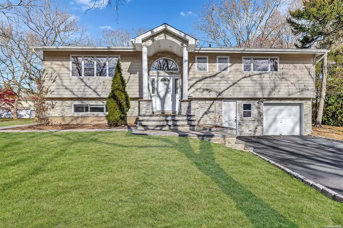 Dix Hills, NY 11746,6 Pine Hill LN