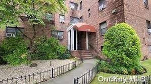 82-35 134th ST #5F, Briarwood, NY 11435