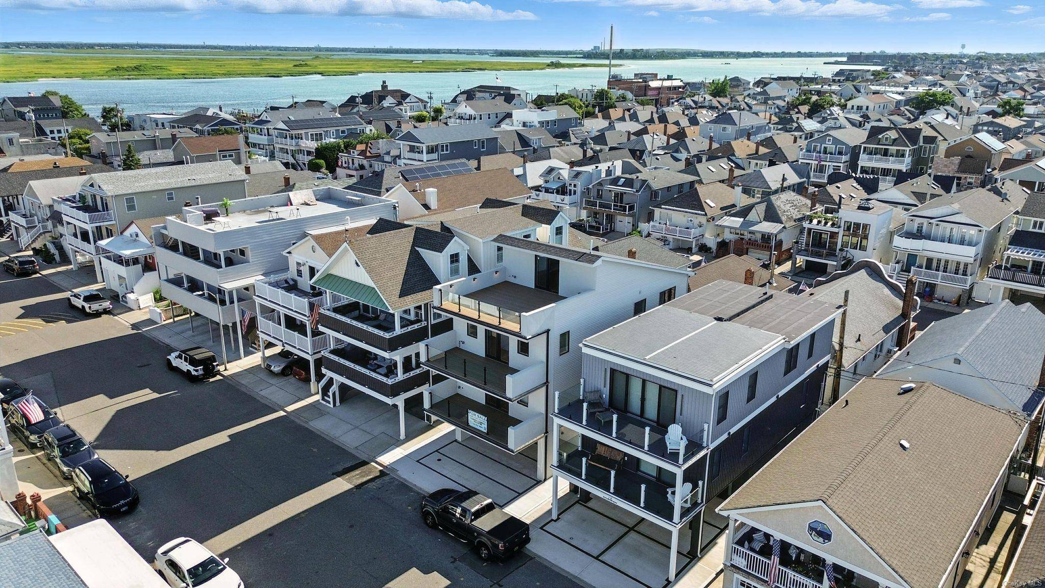 Long Beach, NY 11561,80 Illinois AVE