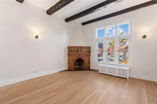 130-41 224th ST, Laurelton, NY 11413