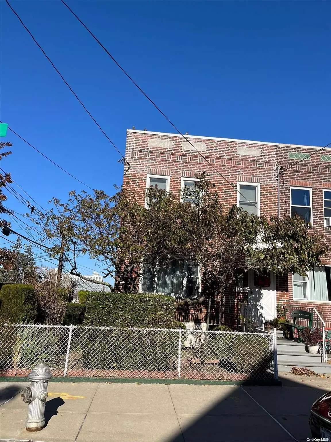 Maspeth, NY 11378,71-01 52nd AVE