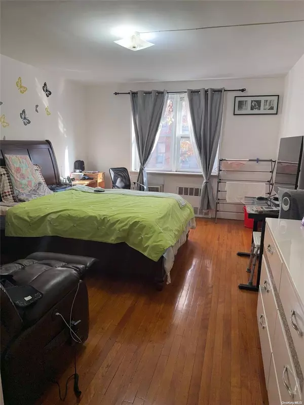 Flushing, NY 11355,140-35 Beech Ave #3L