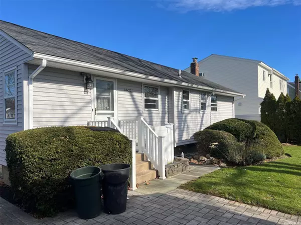 North Bellmore, NY 11710,2692 Janet AVE