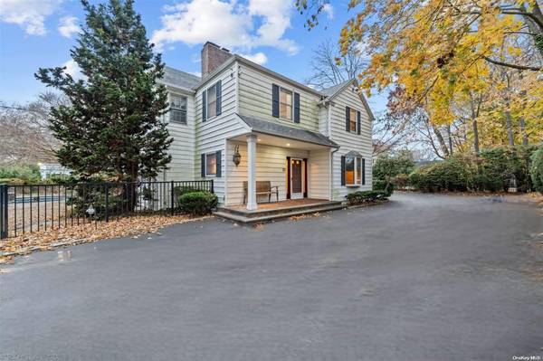 Glen Cove, NY 11598,168 Hewlett Neck RD