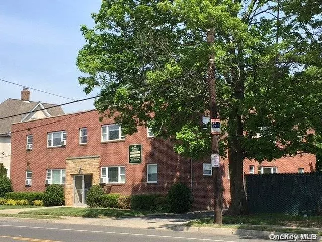 Farmingdale, NY 11735,717 Conklin ST #9