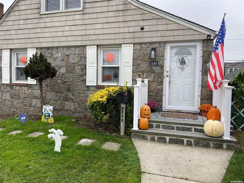 2498 Beltagh AVE, North Bellmore, NY 11710