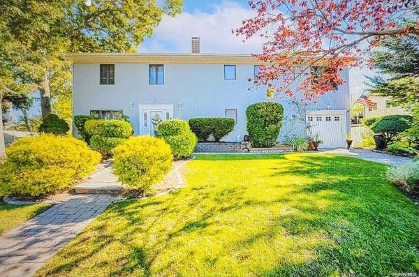 Ronkonkoma, NY 11779,17 Hester LN