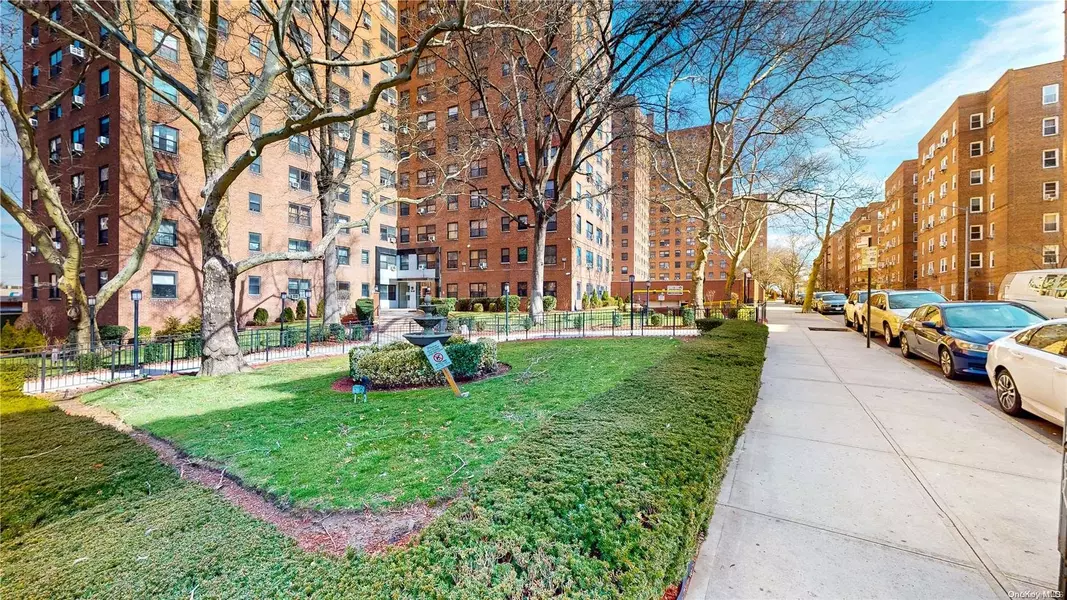 99-05 63rd Dr #11R, Rego Park, NY 11374