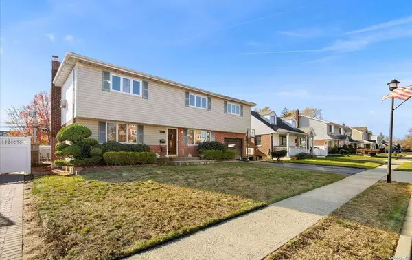 1053 Lorraine DR, Franklin Square, NY 11010