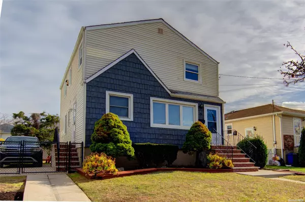 92 3rd AVE, East Rockaway, NY 11518