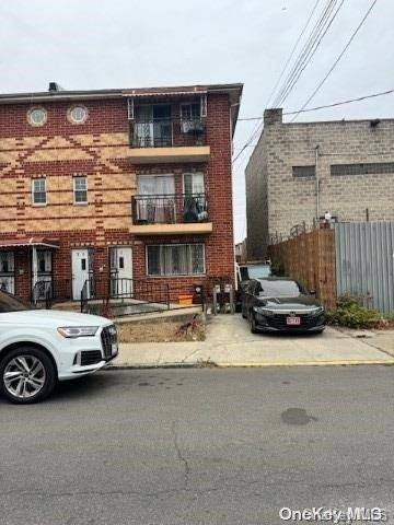 731 E 95th ST, Canarsie, NY 11236