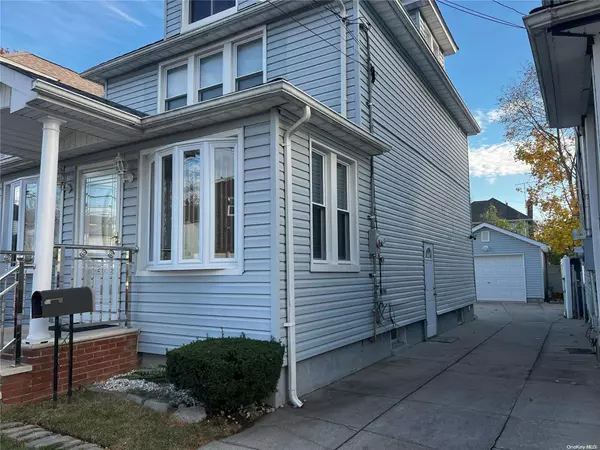 Bellerose, NY 11426,237-08 Edmore AVE