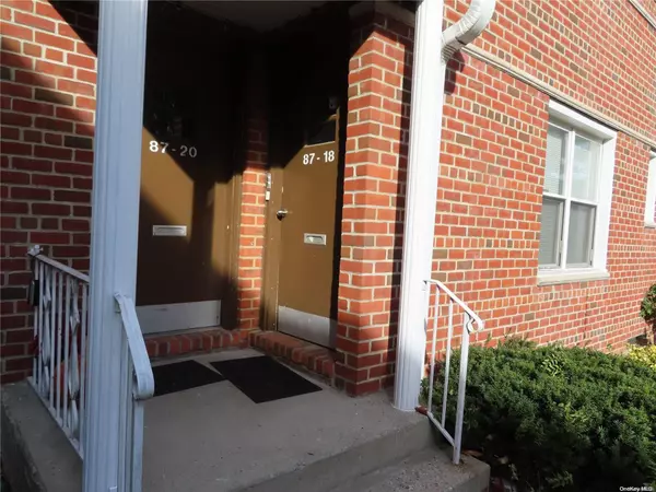 Hollis, NY 11423,87-18 Marengo ST #2