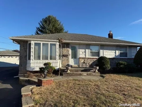 Syosset, NY 11791,11 Evelyn CT