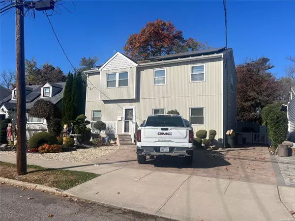 East Meadow, NY 11554,1555 Spring ST