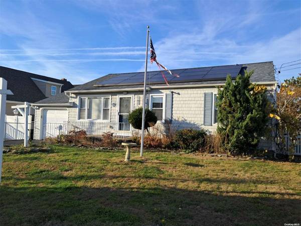 78 E Seacrest AVE, Lindenhurst, NY 11757