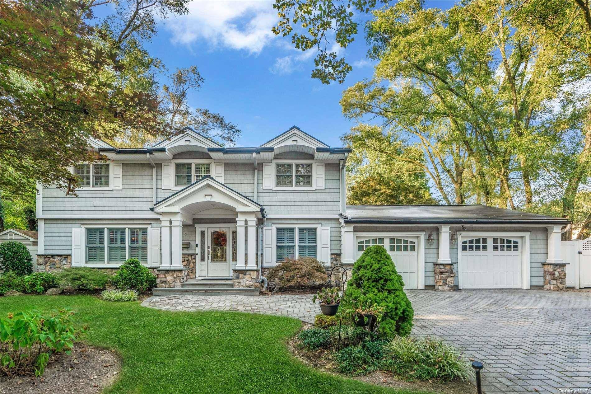 4 Leroy ST, Dix Hills, NY 11746